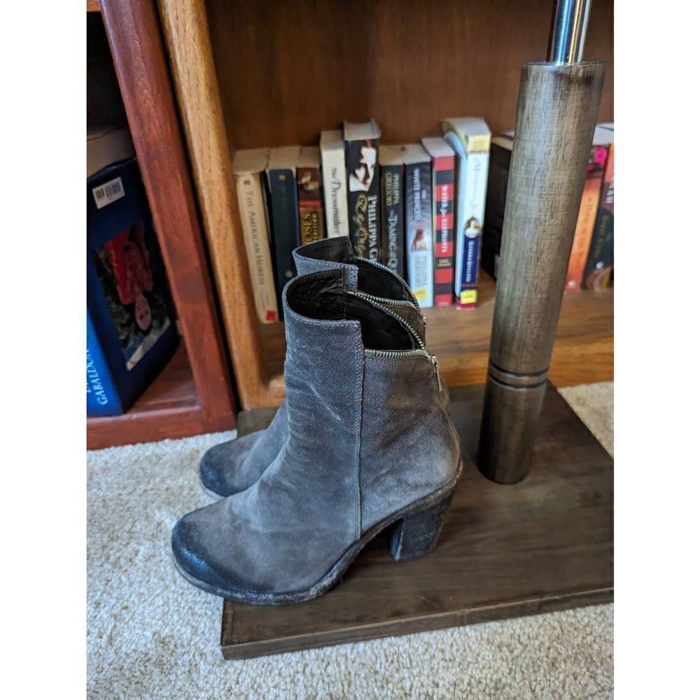 officine creative Italian hand made taupe suede ankle boots sz 38 euc